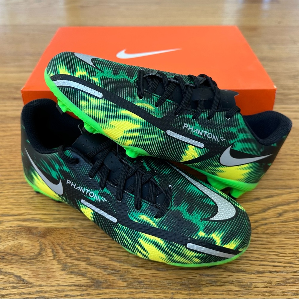 Nike Jr Phantom GT2 Kids Soccer Cleats 2Y
